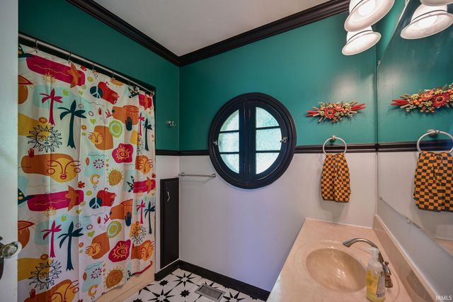 6509 Newburgh Road, Evansville, IN 47715