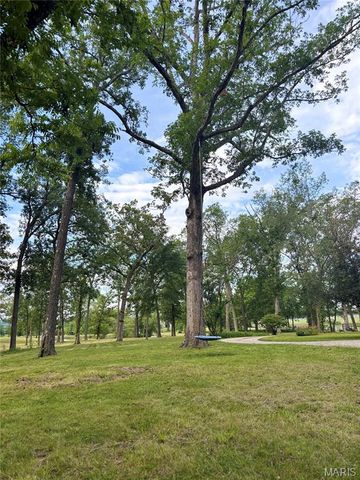 5961 Busiek Road, Farmington, MO 63640