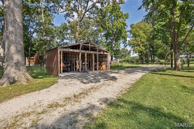 5961 Busiek Road, Farmington, MO 63640