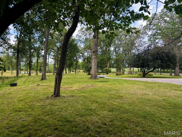 5961 Busiek Road, Farmington, MO 63640