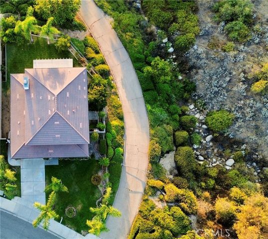 6858 Bacon Lane, Highland, CA 92346