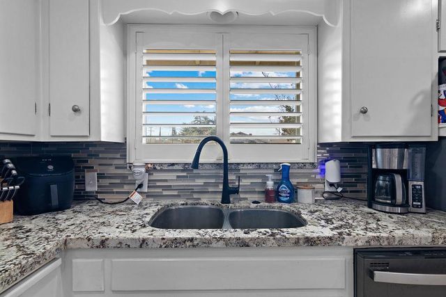 1320 Walnut, Oakdale, CA 95361