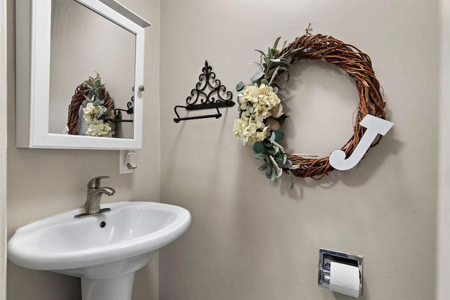 1320 Walnut, Oakdale, CA 95361