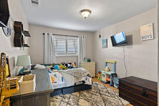 1320 Walnut, Oakdale, CA 95361