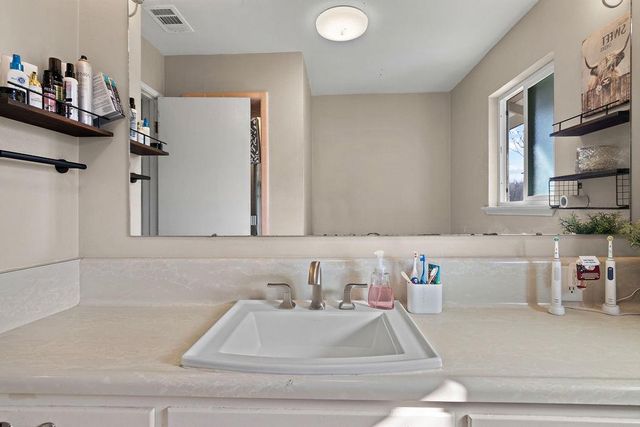 1320 Walnut, Oakdale, CA 95361