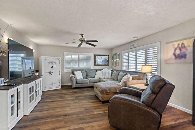 1320 Walnut, Oakdale, CA 95361