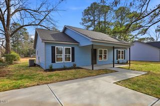 102 E Pope Avenue, Kenly, NC 27542