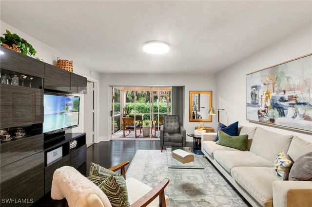 7743 Jewel LN 105, Naples, FL 34109