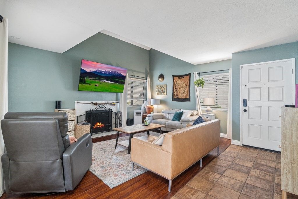 Image 3 of property listing at 379 N Melrose, Vista, CA 92083