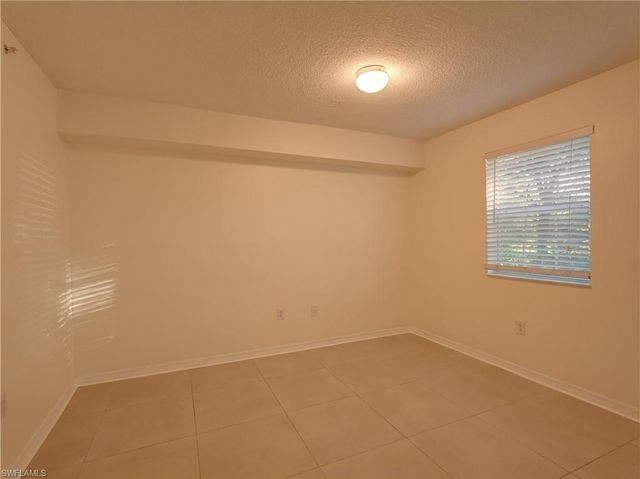 8635 River Homes Ln Apt 107, Bonita Springs, FL 34135