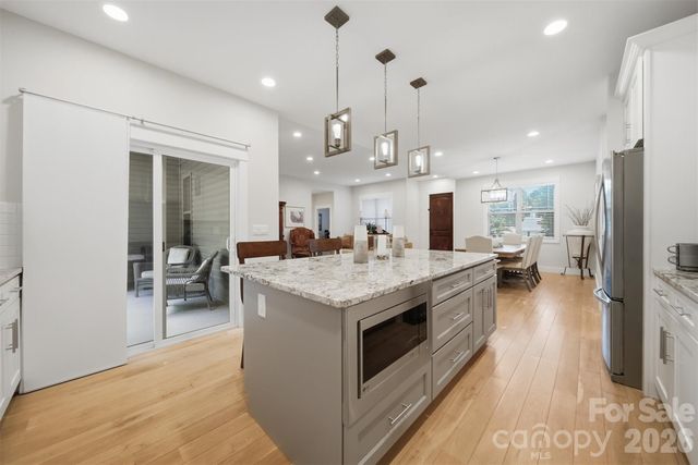 2630 36th Avenue NE, Hickory, NC 28601