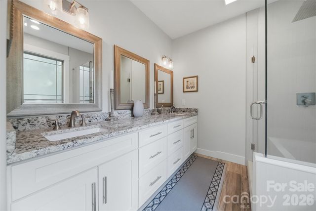 2630 36th Avenue NE, Hickory, NC 28601