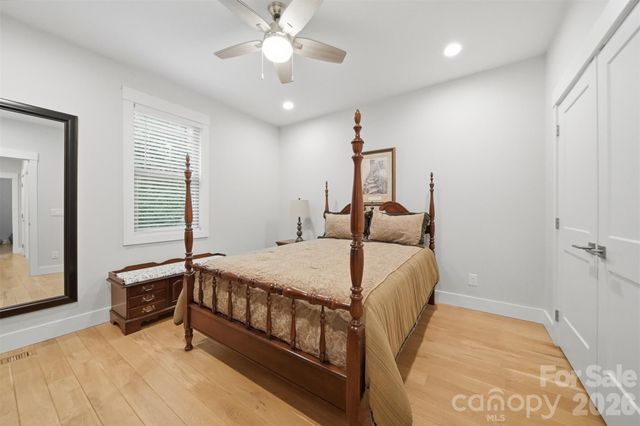 2630 36th Avenue NE, Hickory, NC 28601