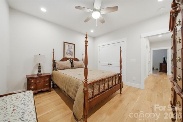 2630 36th Avenue NE, Hickory, NC 28601