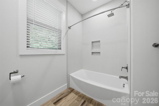 2630 36th Avenue NE, Hickory, NC 28601