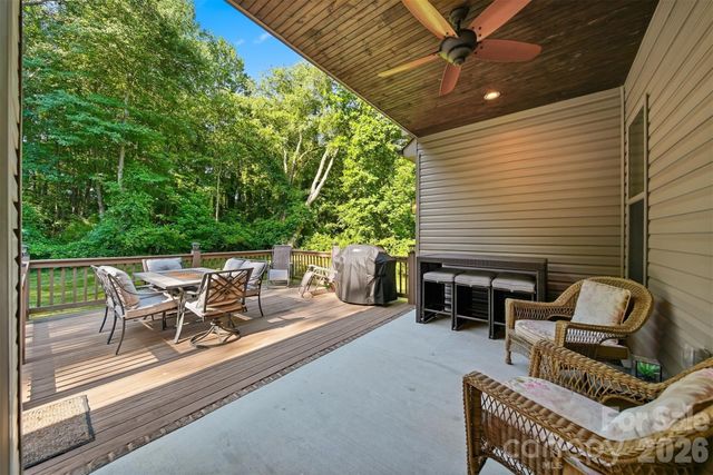 2630 36th Avenue NE, Hickory, NC 28601
