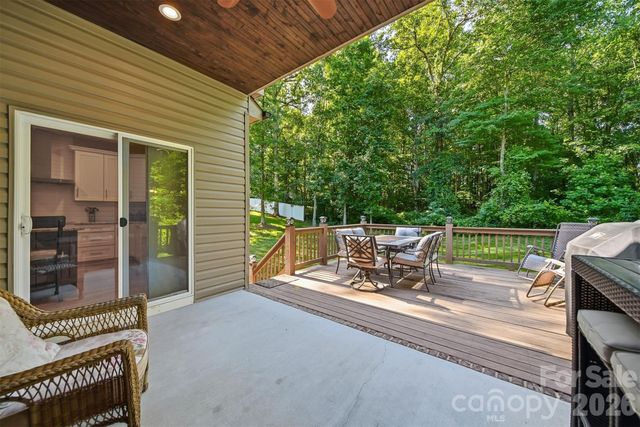 2630 36th Avenue NE, Hickory, NC 28601