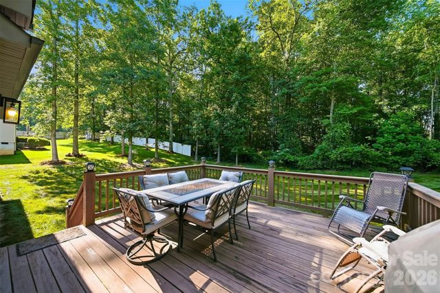 2630 36th Avenue NE, Hickory, NC 28601