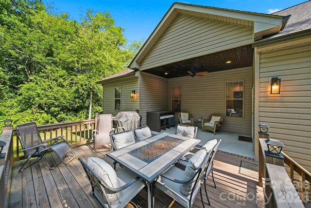 2630 36th Avenue NE, Hickory, NC 28601