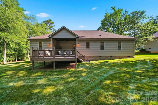 2630 36th Avenue NE, Hickory, NC 28601