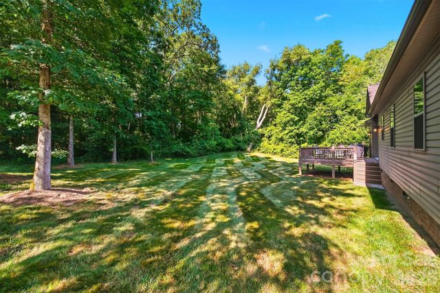 2630 36th Avenue NE, Hickory, NC 28601