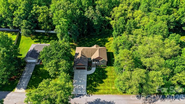 2630 36th Avenue NE, Hickory, NC 28601