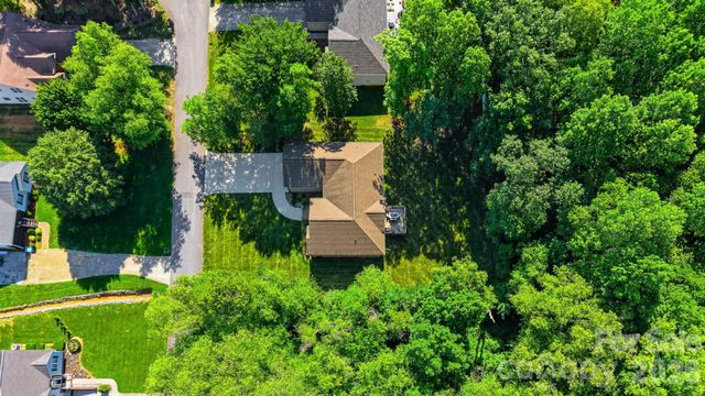 2630 36th Avenue NE, Hickory, NC 28601