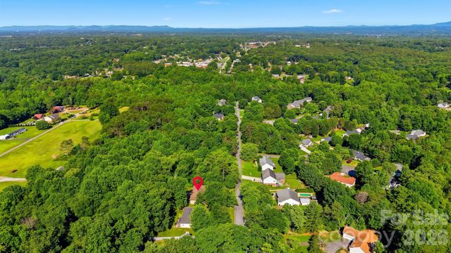 2630 36th Avenue NE, Hickory, NC 28601