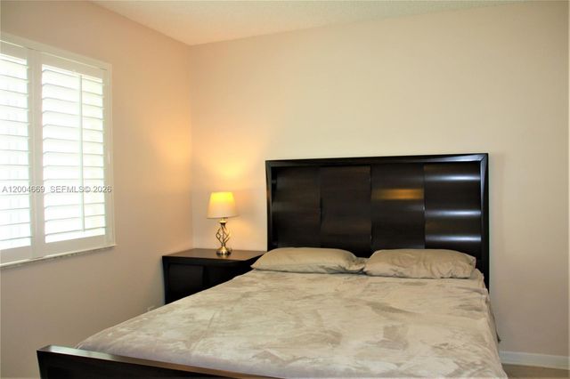 4291 Magnolia Ridge Dr, Weston, FL 33331