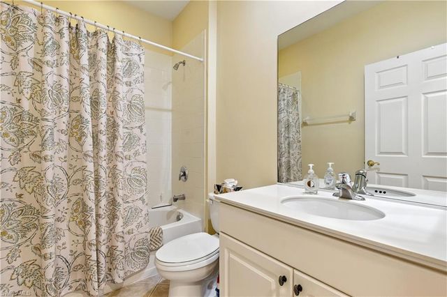 1415 Sweetwater CV 104, Naples, FL 34110