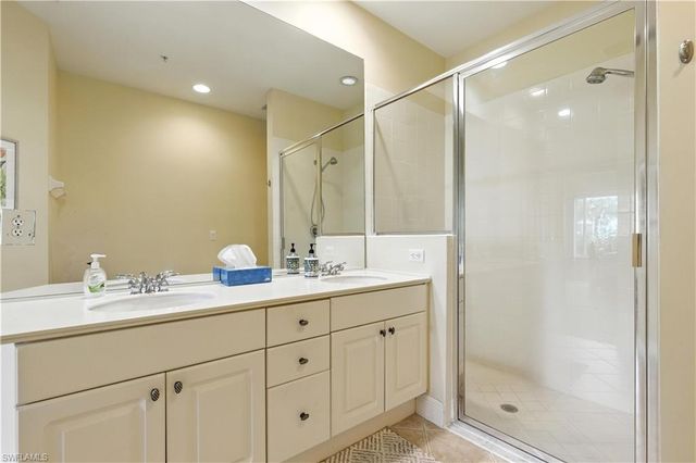 1415 Sweetwater CV 104, Naples, FL 34110