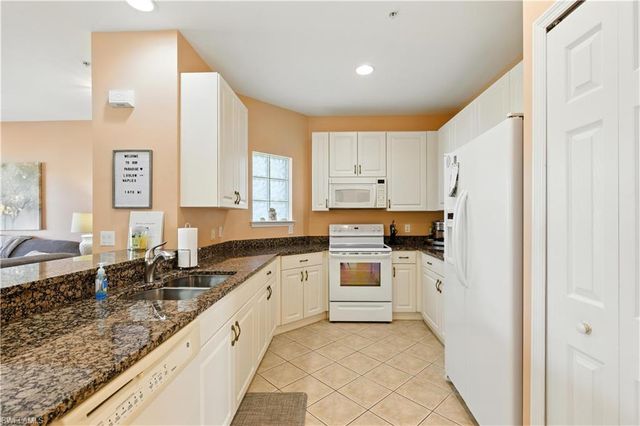 1415 Sweetwater CV 104, Naples, FL 34110