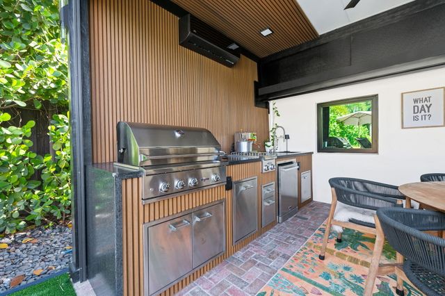 1529 NE 17th Avenue, Fort Lauderdale, FL 33304