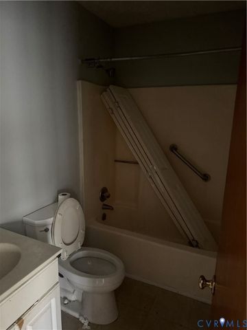 1102 Mount Erin Dr, Richmond, VA 23231