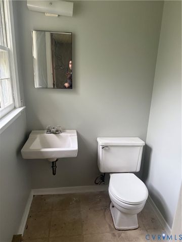 1102 Mount Erin Dr, Richmond, VA 23231