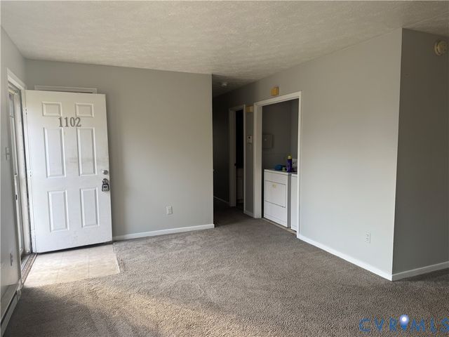 1102 Mount Erin Dr, Richmond, VA 23231