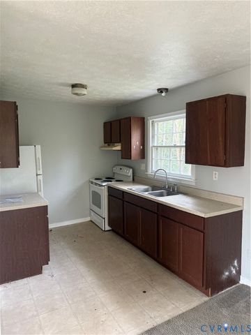 1102 Mount Erin Dr, Richmond, VA 23231