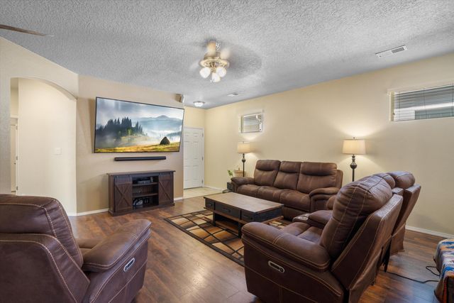 6701 Kayser Mill Road NW, Albuquerque, NM 87114