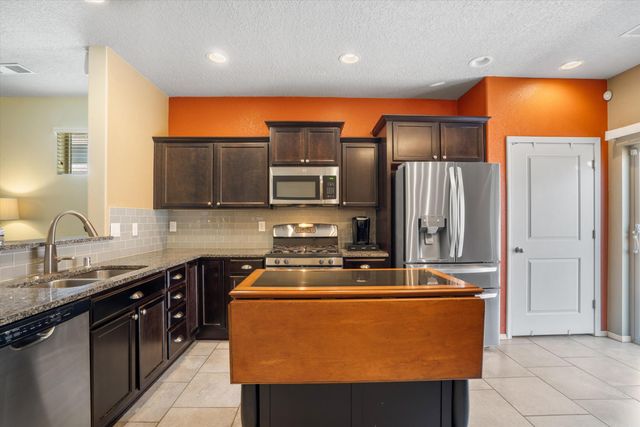 6701 Kayser Mill Road NW, Albuquerque, NM 87114