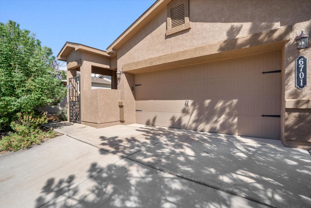 6701 Kayser Mill Road NW, Albuquerque, NM 87114