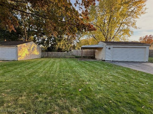 22377 Rivergate Drive, Rocky River, OH 44116