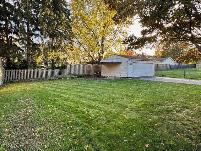 22377 Rivergate Drive, Rocky River, OH 44116