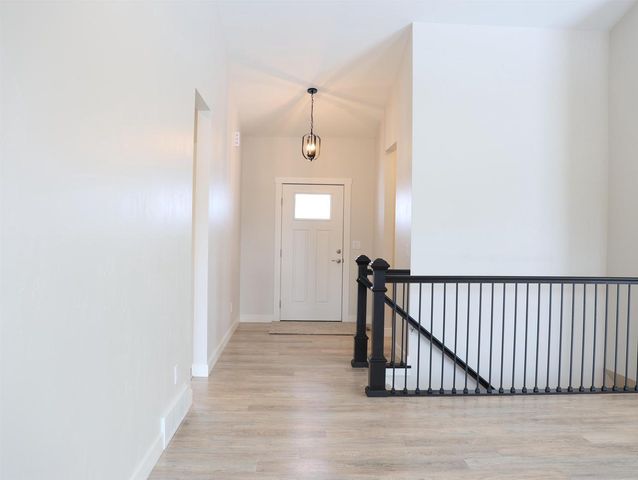 126 SOUTHFIELD COURT, Neenah, WI 54956