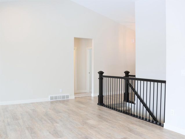 126 SOUTHFIELD COURT, Neenah, WI 54956