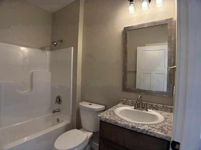 126 SOUTHFIELD COURT, Neenah, WI 54956