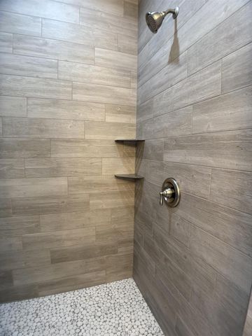 126 SOUTHFIELD COURT, Neenah, WI 54956