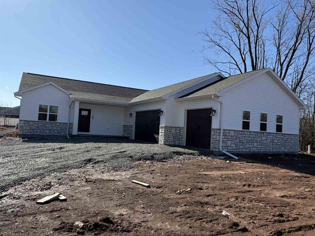 126 SOUTHFIELD COURT, Neenah, WI 54956