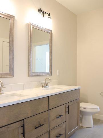 126 SOUTHFIELD COURT, Neenah, WI 54956