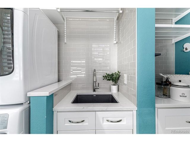 2860 Emporia Ct, Denver, CO 80238