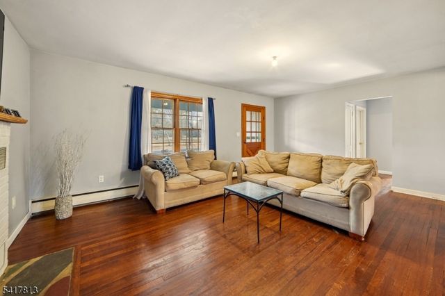 21 Readington Rd, Readington Twp., NJ 08889